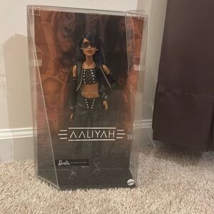 Barbie Signature Aaliyah Doll - Black and Silver